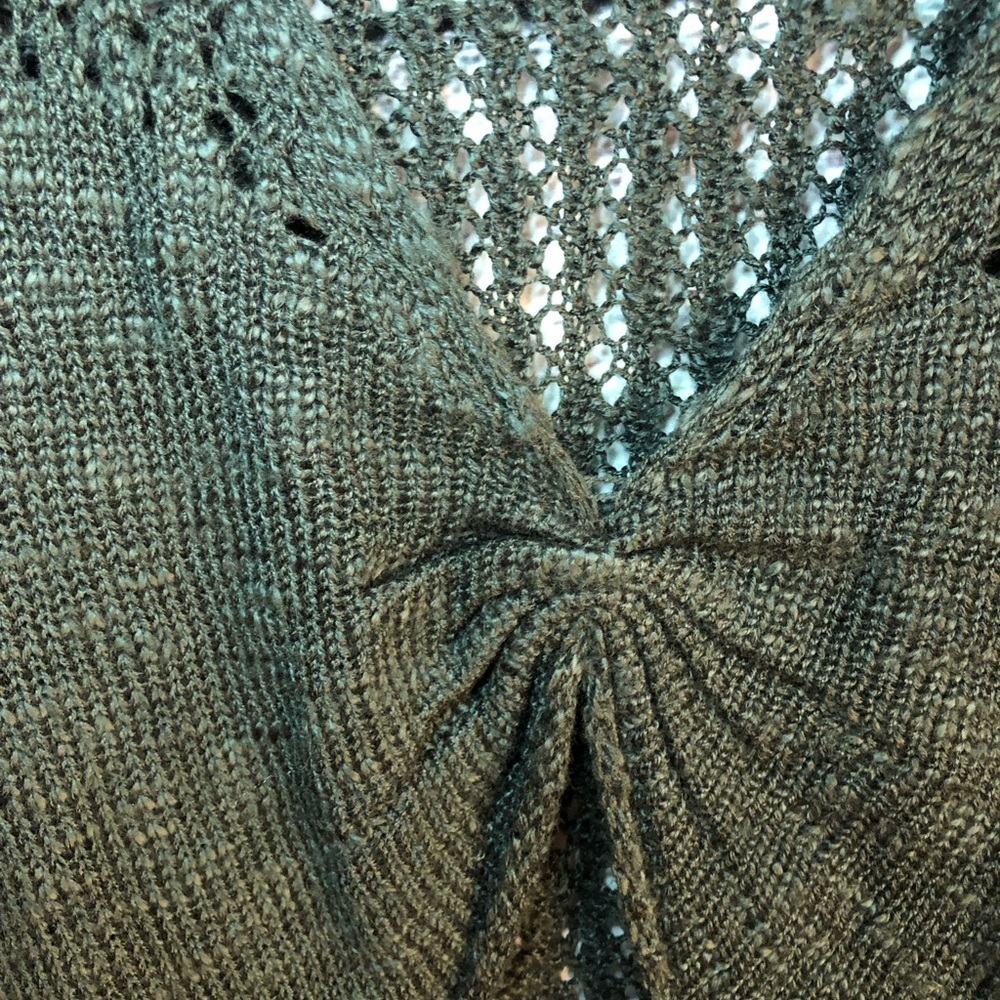 Chic Grey/Black Knit Sweater - Picture 7 of 14